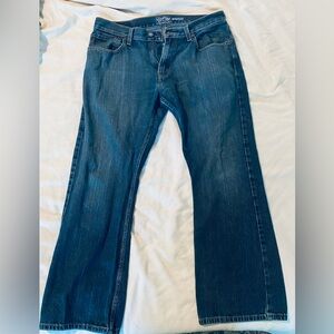 Signature by Levi Strauss Boot Cut Jeans for men. 34 x 30.
